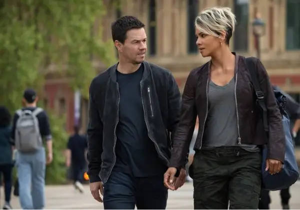 أفلام نتفلكس الصيفية: أفضل 10 أعمال يمكنك مشاهدتها الآن 2 أفلام نتفلكس الصيفية: أفضل 10 أعمال يمكنك مشاهدتها الآن